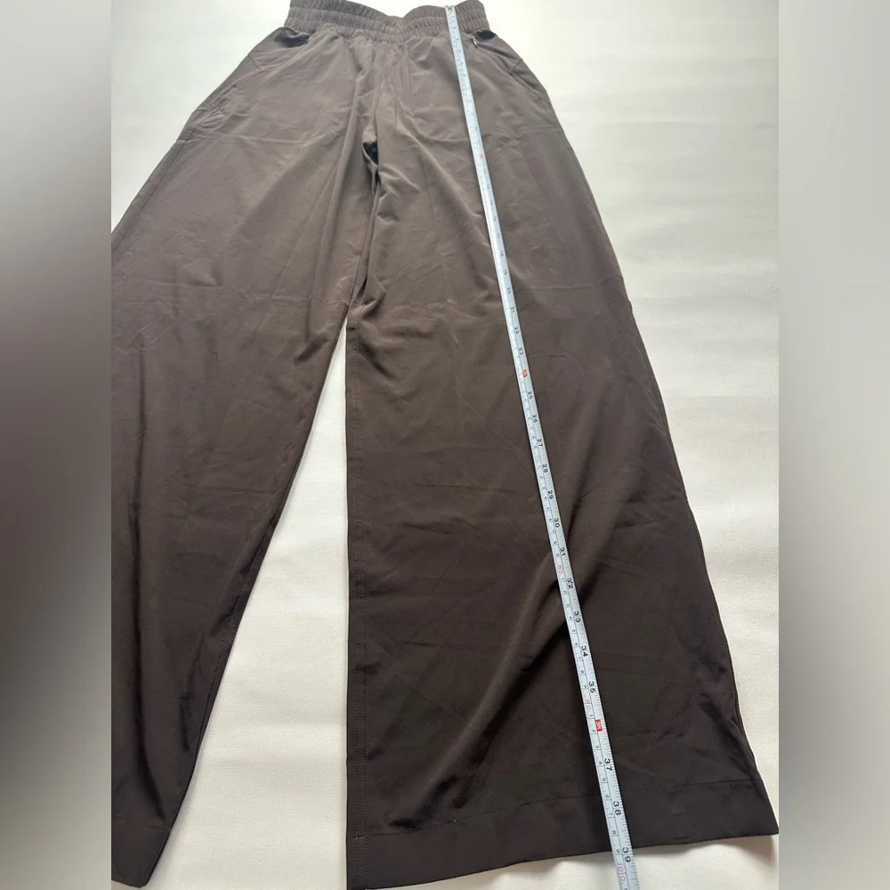 Lululemon swift mid rise Wide-Leg Pants. Brown. Size 0